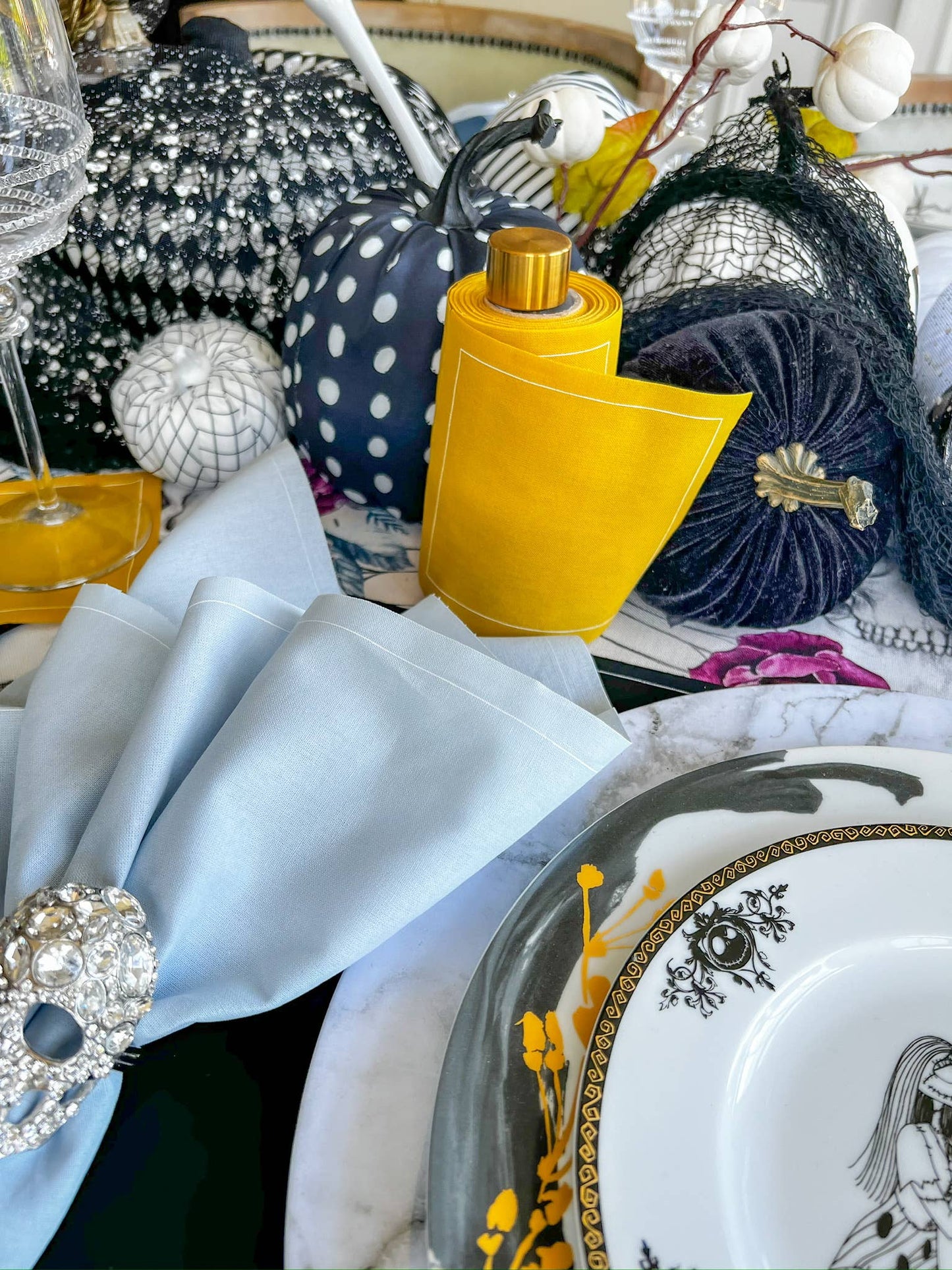 Exclusive Cocktail Napkin Stand in Gold