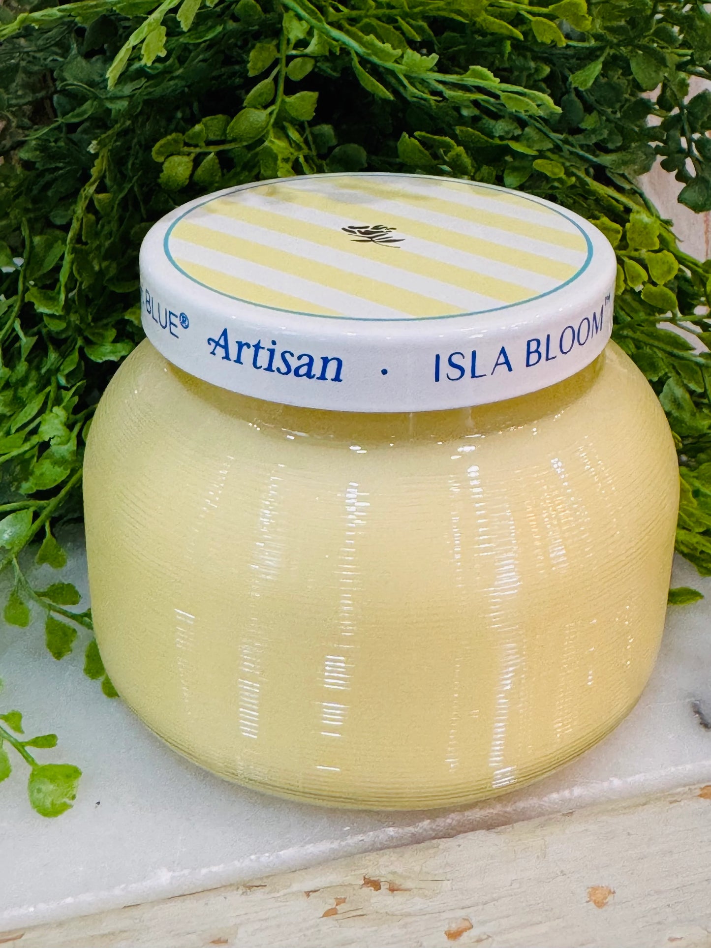 19oz Isla Bloom Signature Candle