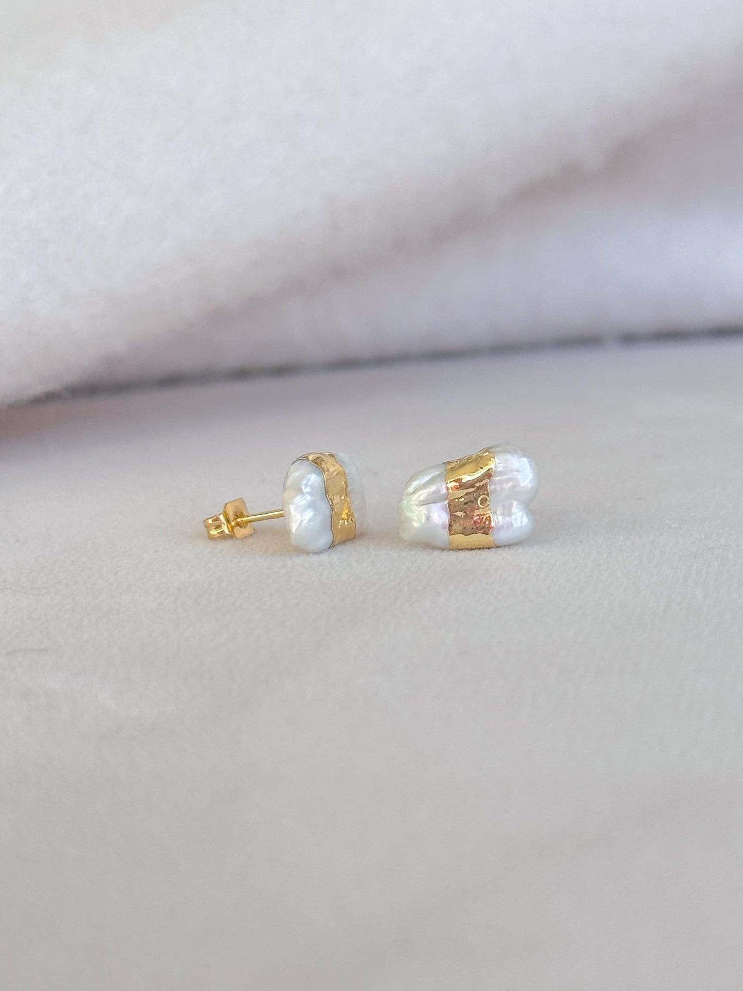 Pure Pearl Stud
