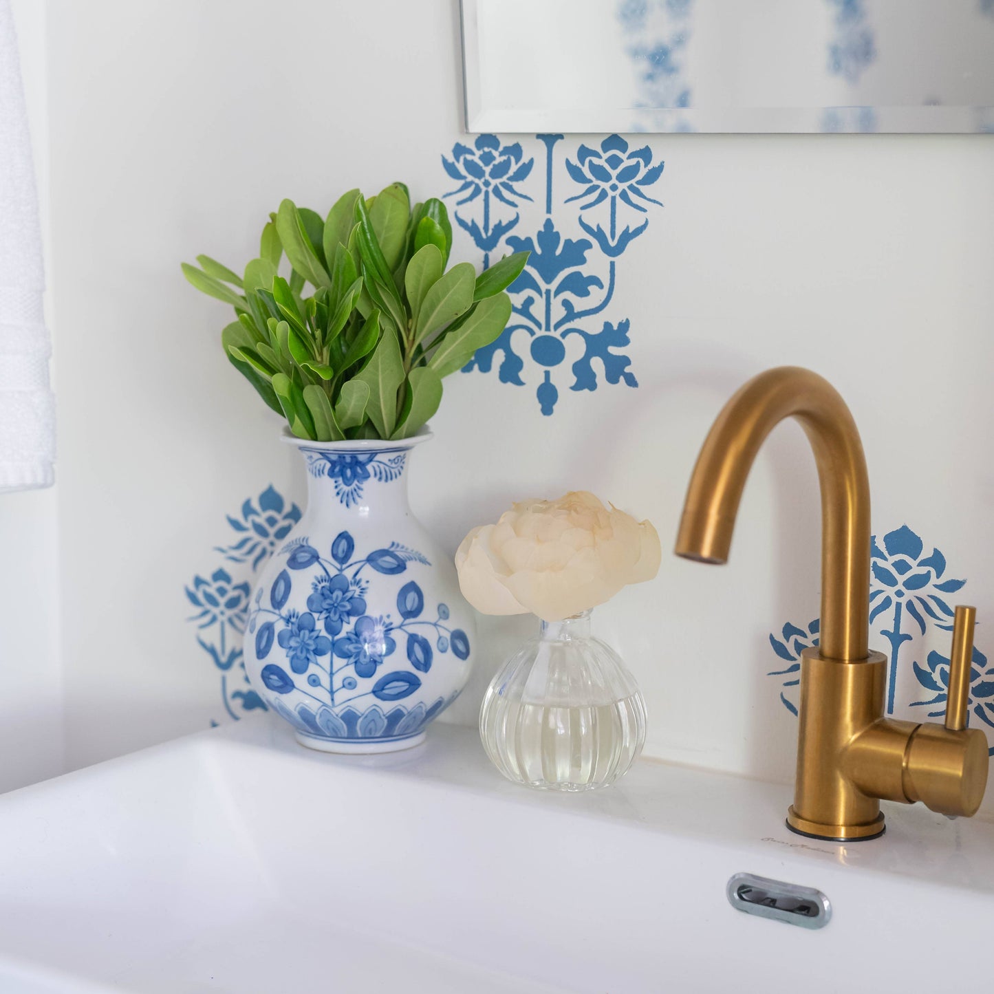 Classic Linen Flower Diffuser| Americana Summer