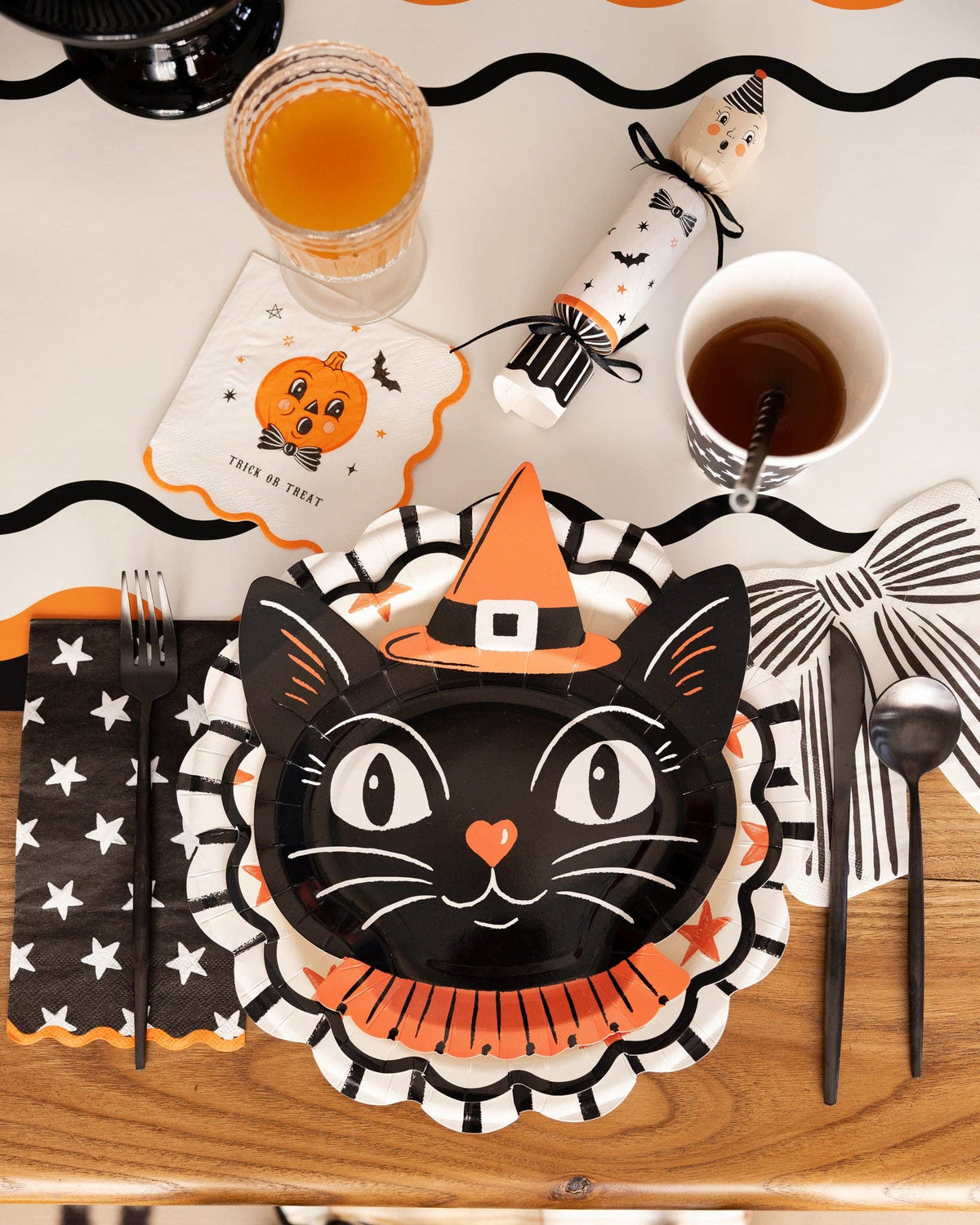 VHP1339 - Vintage Halloween Characters Cocktail Napkin Set
