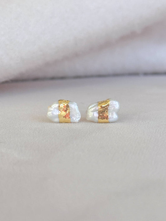 Pure Pearl Stud